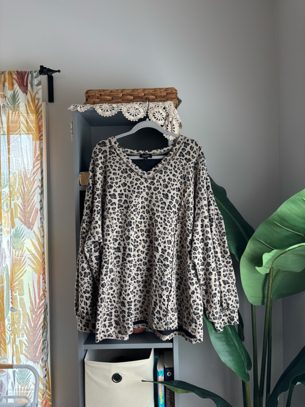gigio cheetah print balloon sleeve top